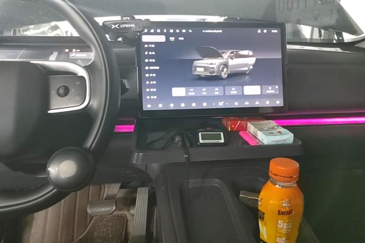 Used Leapmotor C16 2024 Range-Extended 200 Luxury Edition Audio And AC Panel