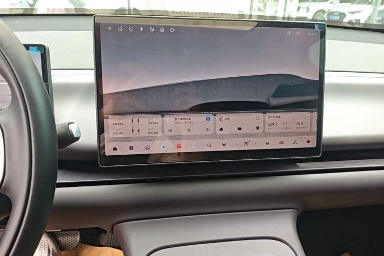 Used Leapmotor C16 2024 Range-Extended 200 Luxury Edition Audio And AC Panel