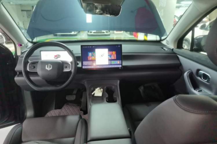 Used Leapmotor C16 2024 Range-Extended 200 LiDAR Edition Audio And AC Panel