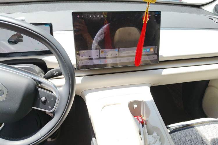 Used Leapmotor C16 2024 All-Electric 520 LiDAR Edition Audio And AC Panel