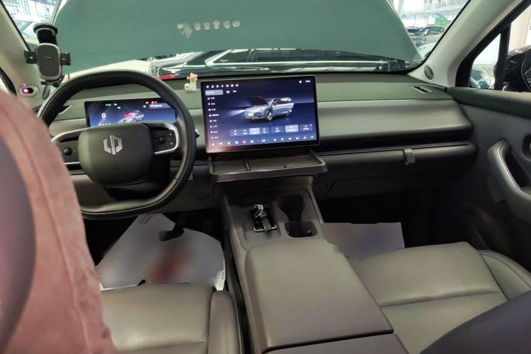 Used Leapmotor C16 2024 Range-Extended 200 Luxury Edition Center Console