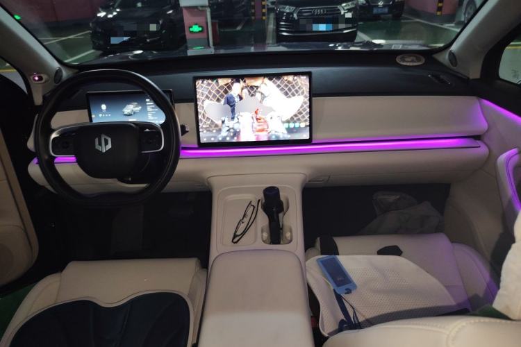 Used Leapmotor C16 2024 Range-Extended 200 Luxury Edition Center Console