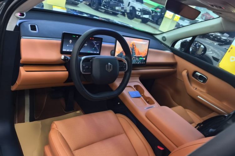 Used Leapmotor C16 2024 Range-Extended 200 Luxury Edition Center Console