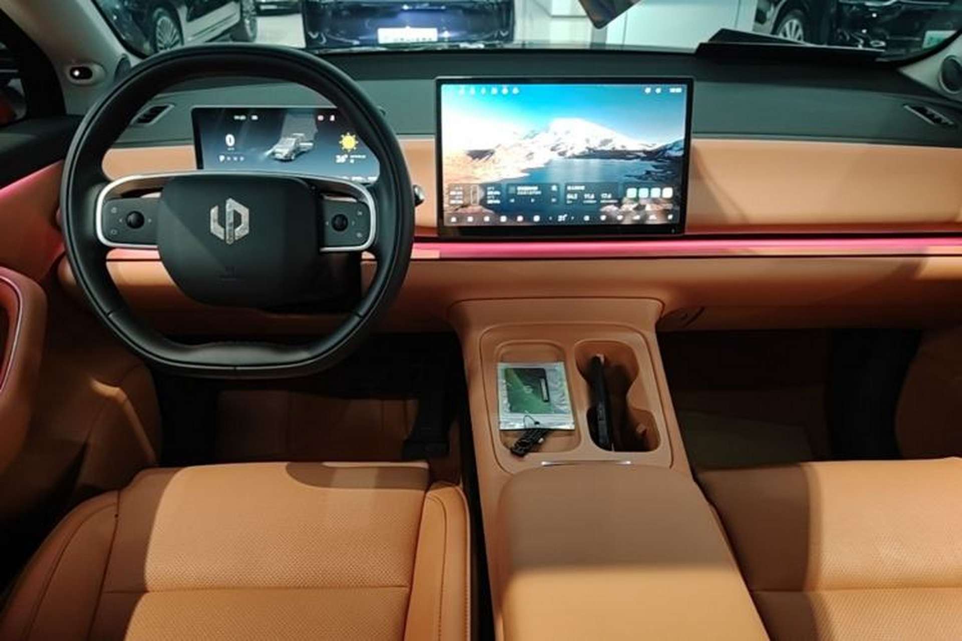 Used Leapmotor C16 2024 Range-Extended 200 Luxury Edition Center Console