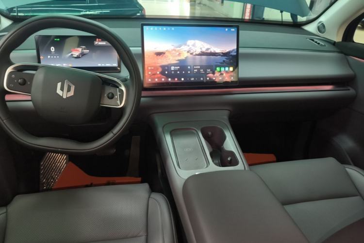 Used Leapmotor C16 2024 Range-Extended 200 Luxury Edition Center Console