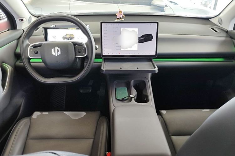 Used Leapmotor C16 2024 Range-Extended 200 Luxury Edition Center Console