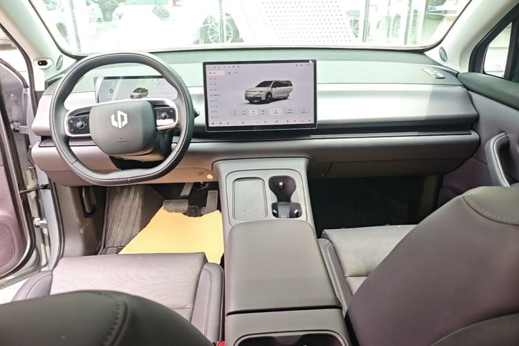 Used Leapmotor C16 2024 Range-Extended 200 Luxury Edition Center Console