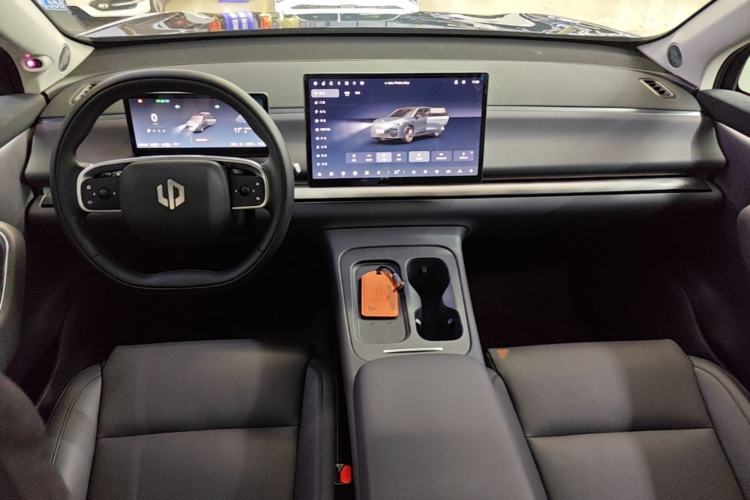 Used Leapmotor C16 2024 Range-Extended 200 Luxury Edition Center Console