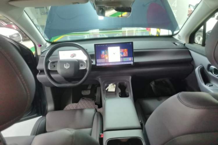 Used Leapmotor C16 2024 Range-Extended 200 LiDAR Edition Center Console