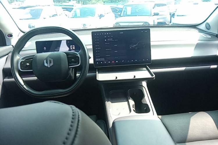 Used Leapmotor C16 2024 Range-Extended 200 Luxury Edition Center Console