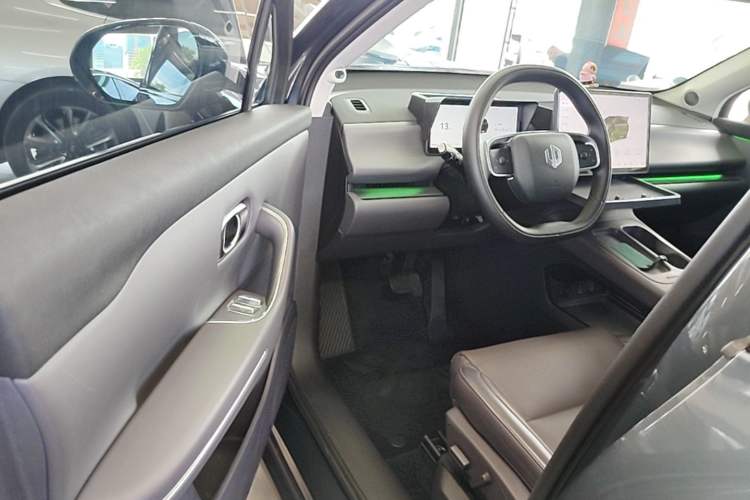 Used Leapmotor C16 2024 Range-Extended 200 Luxury Edition Driver Seat