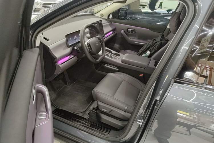 Used Leapmotor C16 2024 Range-Extended 200 Luxury Edition Driver Seat