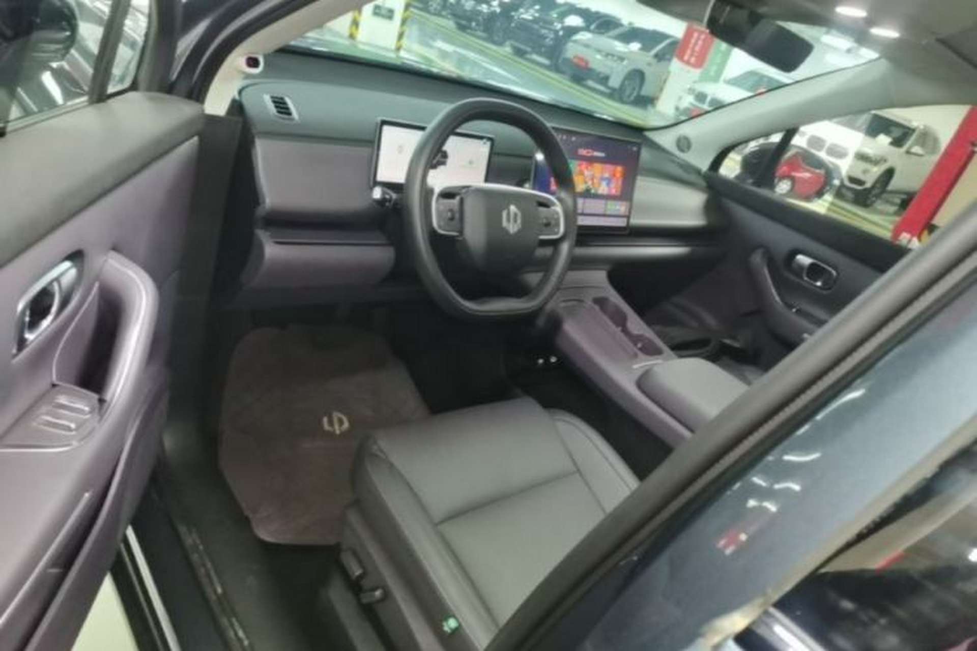 Used Leapmotor C16 2024 Range-Extended 200 LiDAR Edition Driver Seat
