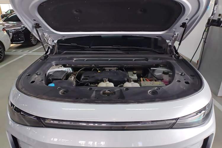 Used Leapmotor C16 2024 Range-Extended 200 LiDAR Edition Engine Bay