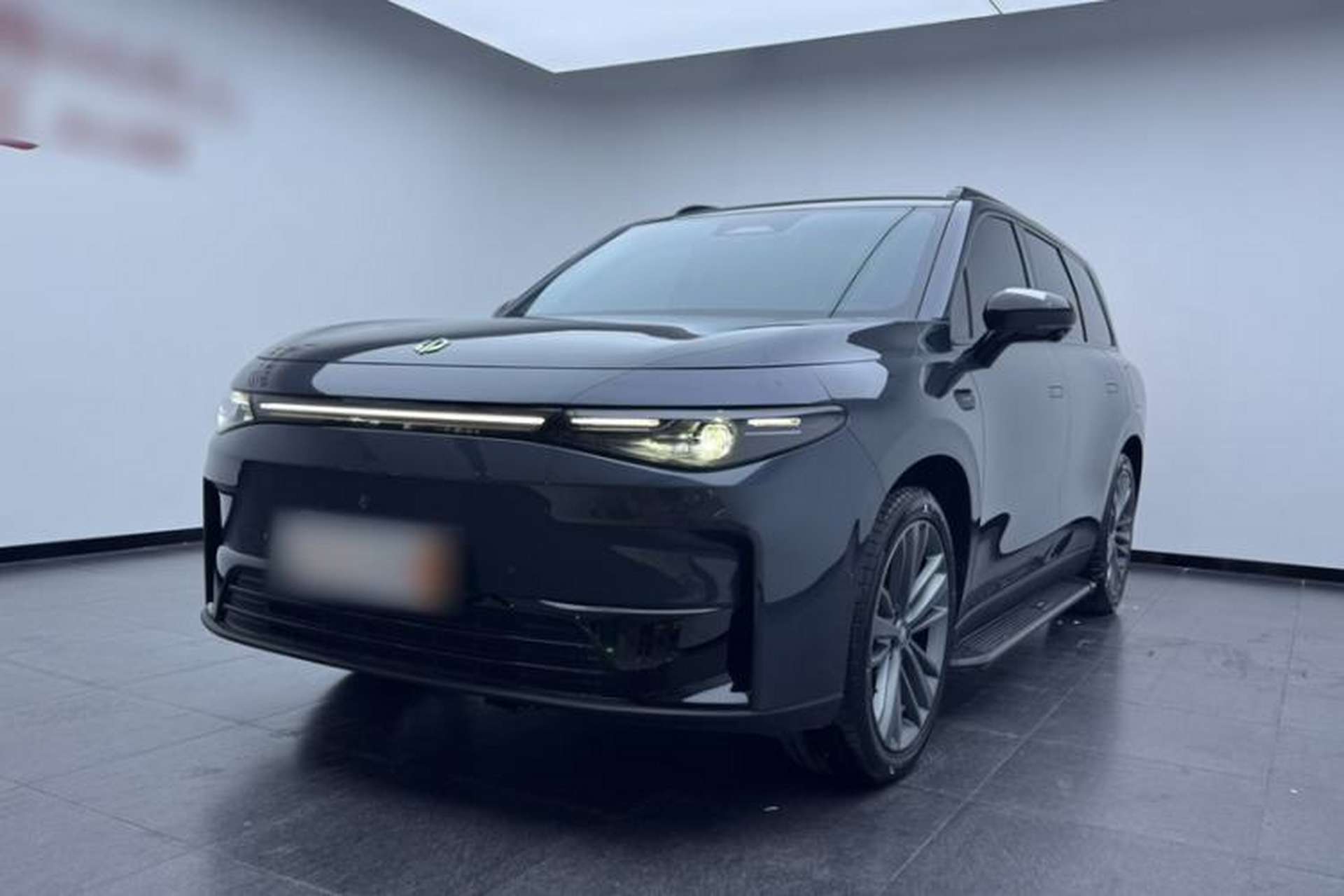 Used Leapmotor C16 2024 Range-Extended 200 Luxury Edition Front Left 45 Deg