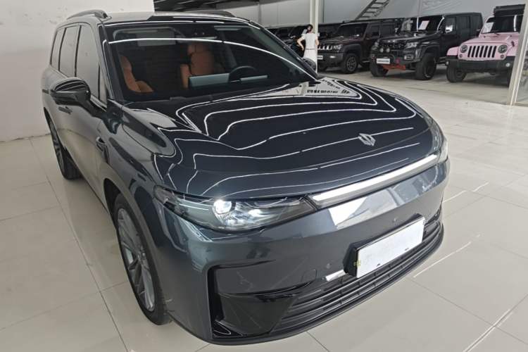 Used Leapmotor C16 2024 Range-Extended 200 Luxury Edition Front Right 45 Deg