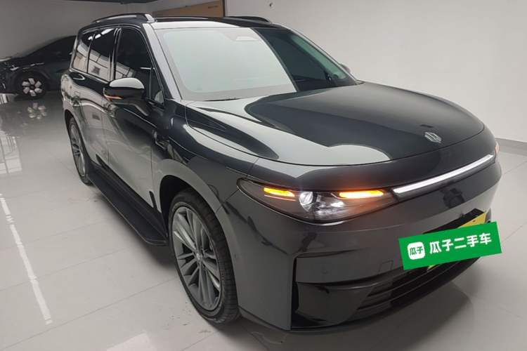 Used Leapmotor C16 2024 Range-Extended 200 Luxury Edition Front Right 45 Deg