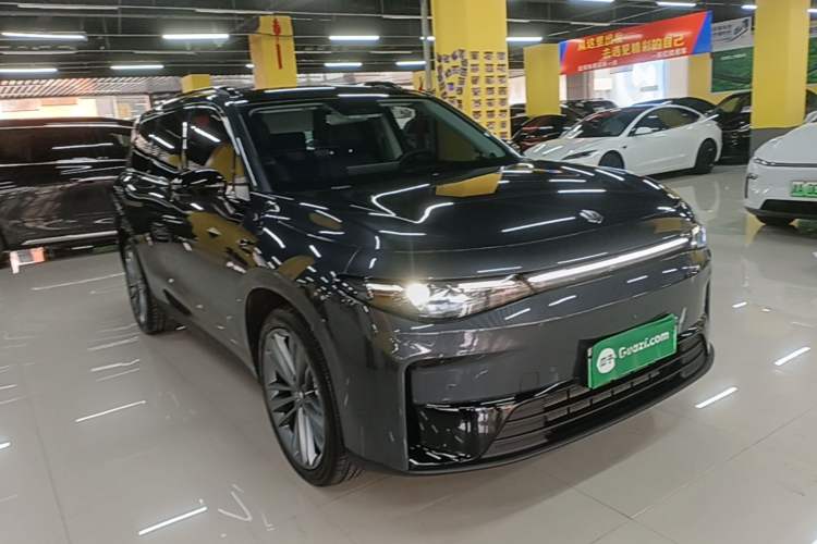 Used Leapmotor C16 2024 Range-Extended 200 Luxury Edition Front Right 45 Deg