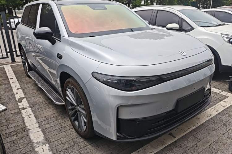 Used Leapmotor C16 2024 Range-Extended 200 Luxury Edition Front Right 45 Deg