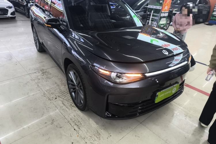 Used Leapmotor C16 2024 Range-Extended 200 Luxury Edition Front Right 45 Deg
