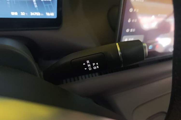 Used Leapmotor C16 2024 Range-Extended 200 Luxury Edition Gear Lever