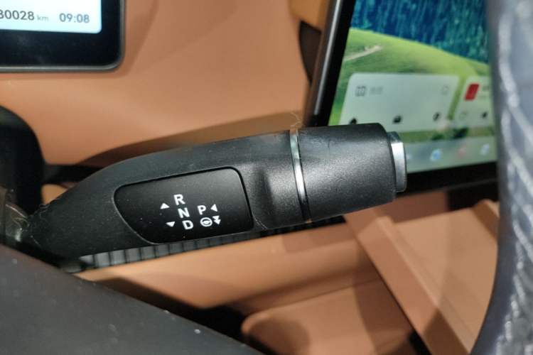 Used Leapmotor C16 2024 Range-Extended 200 Luxury Edition Gear Lever