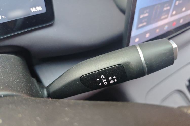 Used Leapmotor C16 2024 Range-Extended 200 Luxury Edition Gear Lever