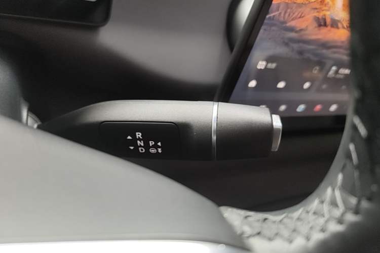 Used Leapmotor C16 2024 Range-Extended 200 Luxury Edition Gear Lever
