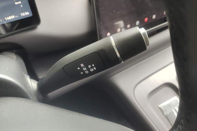 Used Leapmotor C16 2024 Range-Extended 200 Luxury Edition Gear Lever