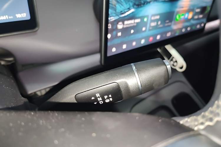 Used Leapmotor C16 2024 Range-Extended 200 LiDAR Edition Gear Lever