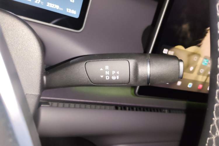 Used Leapmotor C16 2024 Range-Extended 200 Luxury Edition Gear Lever