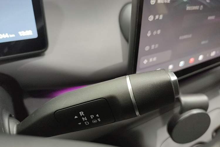 Used Leapmotor C16 2024 Range-Extended 200 Luxury Edition Gear Lever