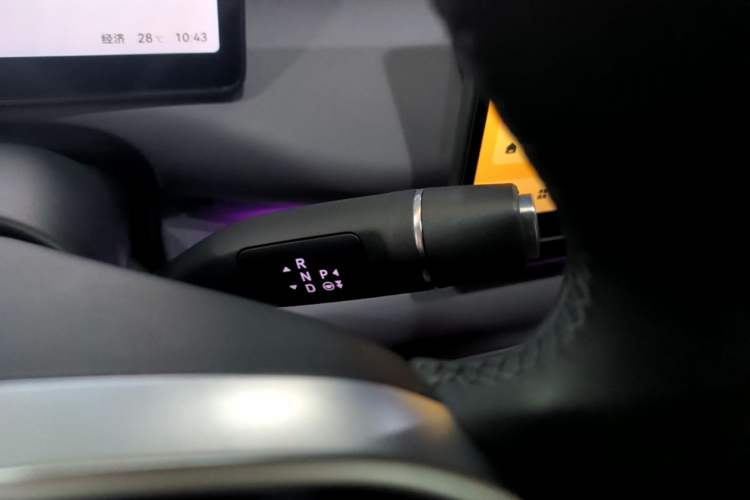 Used Leapmotor C16 2024 All-Electric 580 Luxury Edition Gear Lever