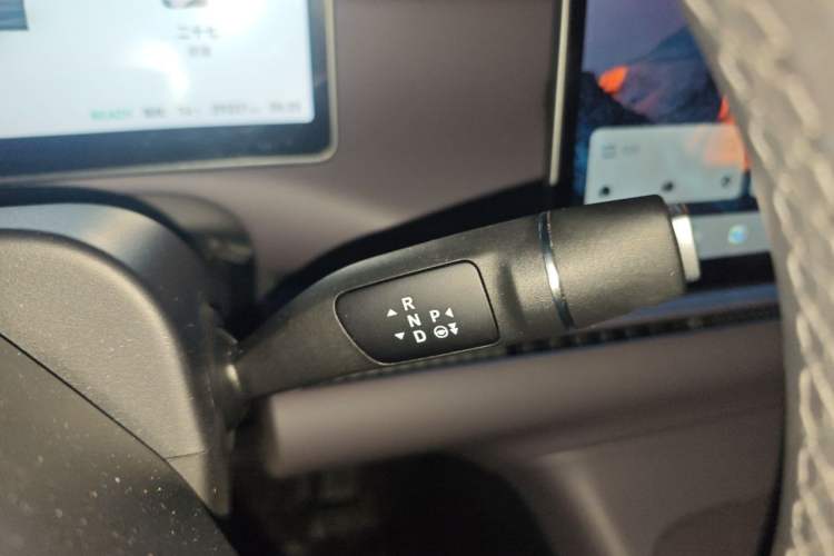 Used Leapmotor C16 2024 Range-Extended 200 Luxury Edition Gear Lever