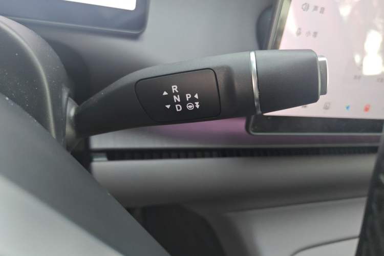 Used Leapmotor C16 2024 Range-Extended 200 Luxury Edition Gear Lever