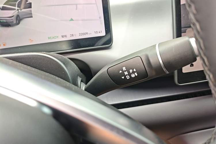 Used Leapmotor C16 2024 Range-Extended 200 Luxury Edition Gear Lever