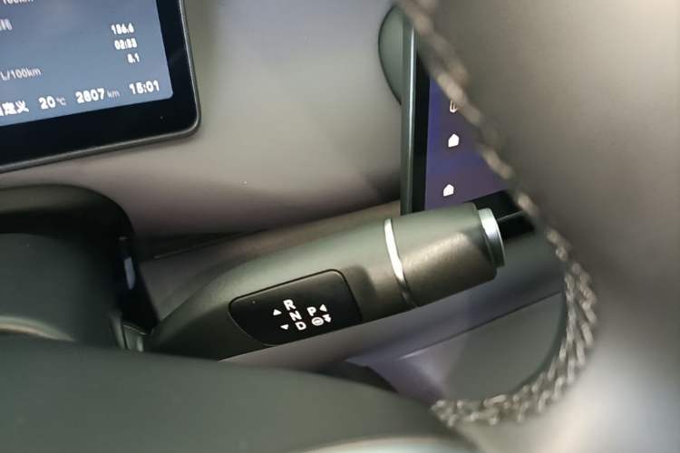 Used Leapmotor C16 2024 Range-Extended 200 Luxury Edition Gear Lever