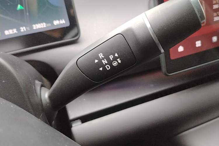 Used Leapmotor C16 2024 Range-Extended 200 Luxury Edition Gear Lever