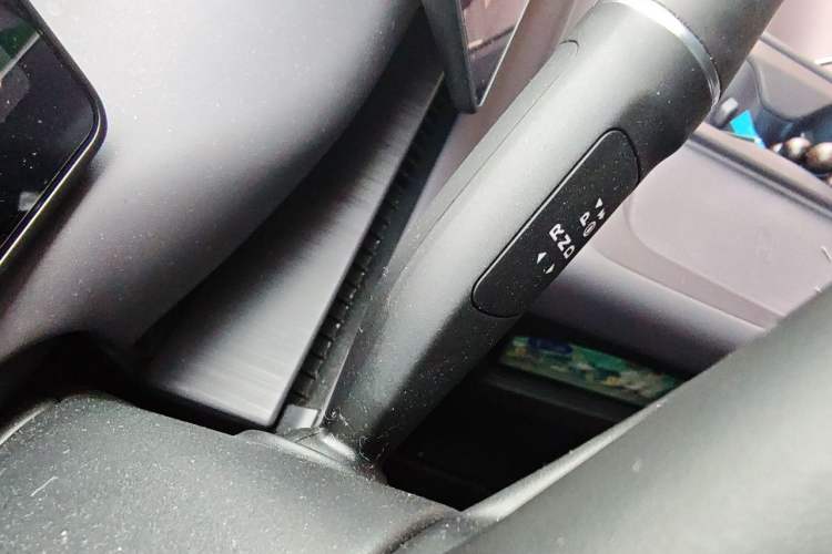 Used Leapmotor C16 2024 Range-Extended 200 Luxury Edition Gear Lever