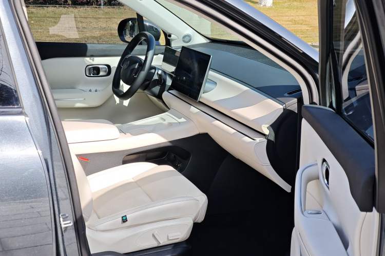 Used Leapmotor C16 2024 Range-Extended 200 Luxury Edition Interior 1