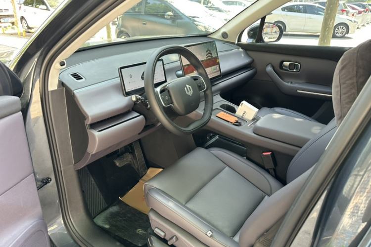 Used Leapmotor C16 2024 Range-Extended 200 Luxury Edition Interior 1