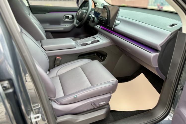 Used Leapmotor C16 2024 Range-Extended 200 Luxury Edition Interior 9