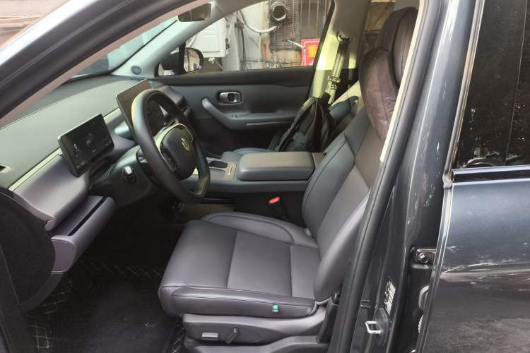 Used Leapmotor C16 2024 Pure Electric 520 Deluxe Edition Left Front Seat