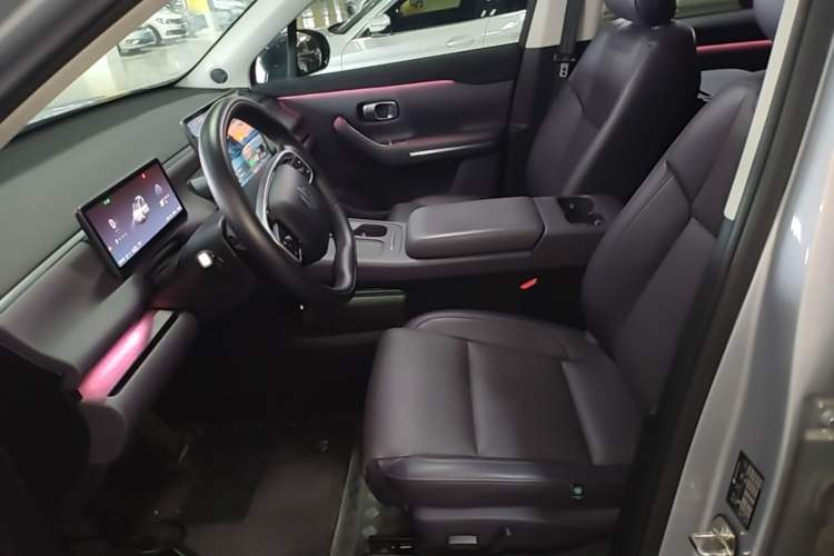 Used Leapmotor C16 2024 Range-Extended 200 LiDAR Edition Left Front Seat