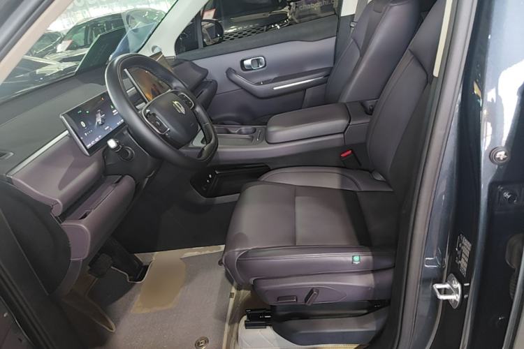 Used Leapmotor C16 2024 Range-Extended 200 LiDAR Edition Left Front Seat