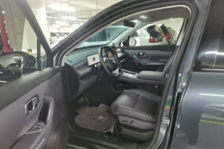 Used Leapmotor C16 2024 Range-Extended 200 LiDAR Edition Left Front Seat