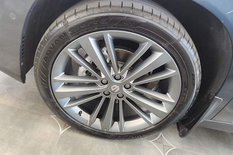 Used Leapmotor C16 2024 Range-Extended 200 Luxury Edition Left Front Wheel Hub