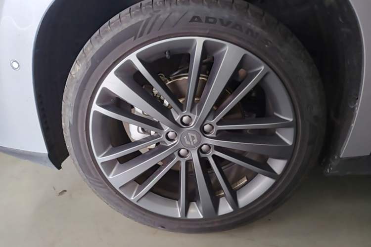 Used Leapmotor C16 2024 Range-Extended 200 LiDAR Edition Left Front Wheel Hub