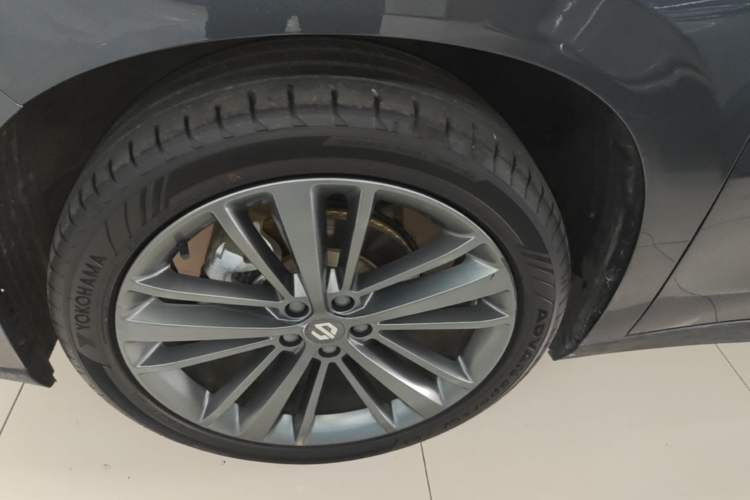 Used Leapmotor C16 2024 Range-Extended 200 Luxury Edition Left Front Wheel Hub