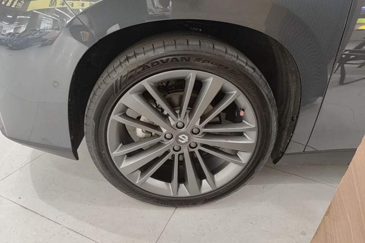 Used Leapmotor C16 2024 Range-Extended 200 Luxury Edition Left Front Wheel Hub
